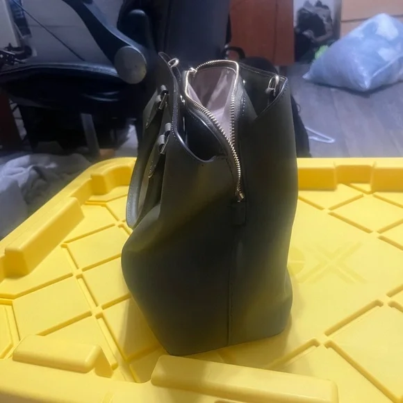 Michael Kors Purse with Wallet - Picture 3 of 10